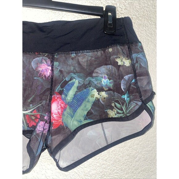 Lululemon speed up Shorts Women Curious Jungle Black Floral Vented Lined 6 Gym - Picture 3 of 10